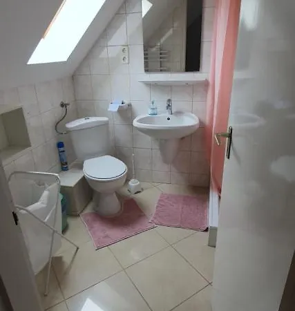 Pihenes Haza-relax Apartmanhaus شقة