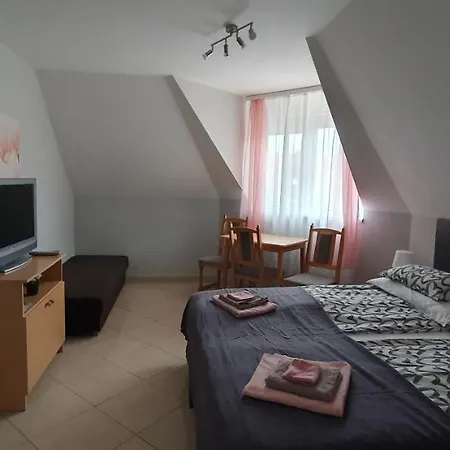 Pihenes Haza-relax Apartmanhaus شقة *