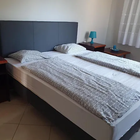 شقة Pihenes Haza-relax Apartmanhaus Gyenesdiás