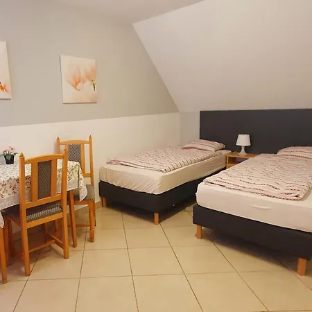 Pihenes Haza-relax Apartmanhaus شقة *