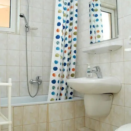 Pihenes Haza-relax Apartmanhaus * Gyenesdias
