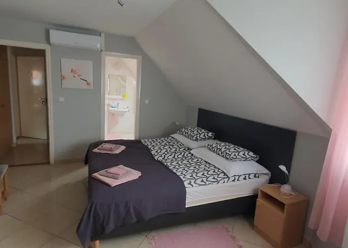 Pihenés Háza-relax Apartmanhaus Appartement Gyenesdiás